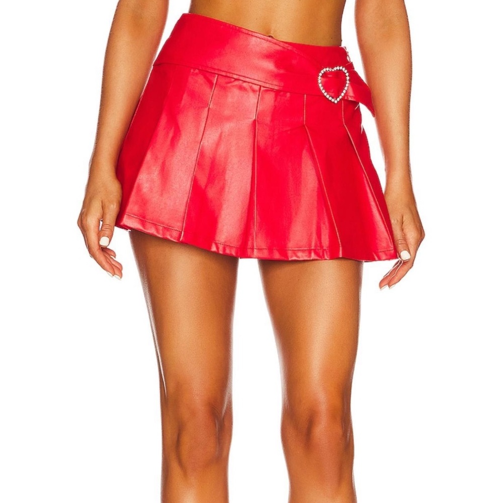 NWT HEART BUCKLE MORE TO COME MILLIE PLEATED MINI SKIRT in RED